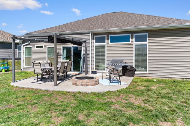 7405 S LAVENDER DR, Columbia, MO 65203