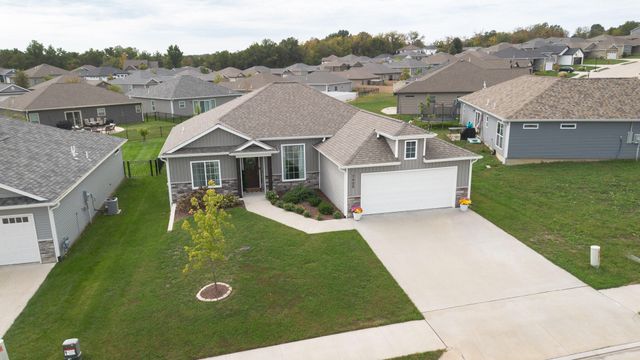 7405 S LAVENDER DR, Columbia, MO 65203