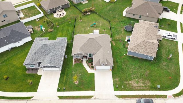 7405 S LAVENDER DR, Columbia, MO 65203