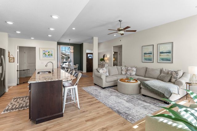 7405 S LAVENDER DR, Columbia, MO 65203