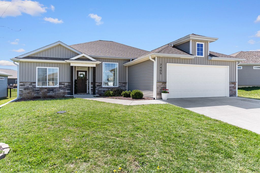 7405 S LAVENDER DR, Columbia, MO 65203