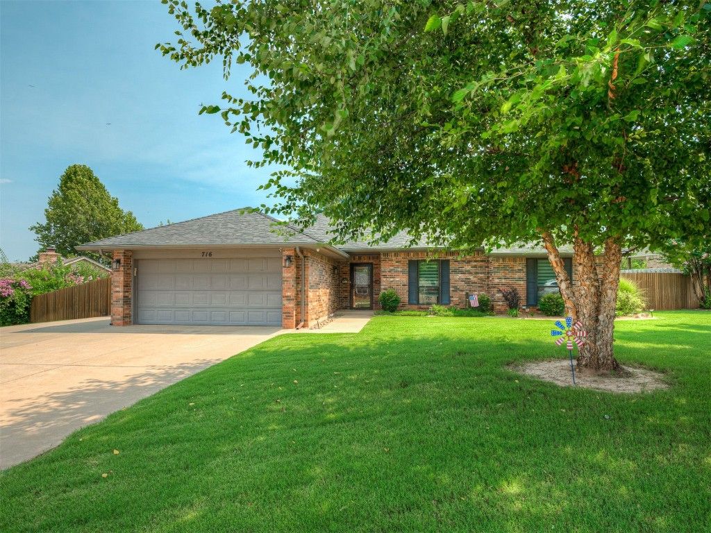 716 N Edgewood Terrace, Mustang, OK 73064