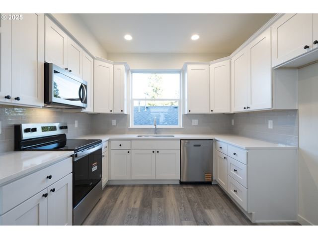 11191 Se STARK St, Portland, OR 97216