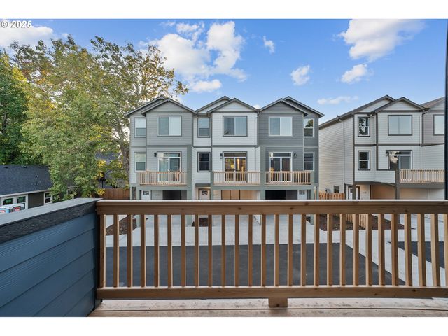 11191 Se STARK St, Portland, OR 97216