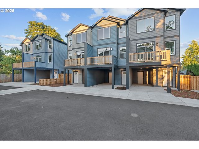 11191 Se STARK St, Portland, OR 97216