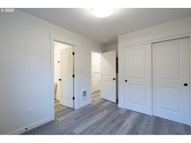 11191 Se STARK St, Portland, OR 97216