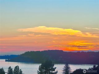 1425 S Sunset Drive, Tacoma, WA 98465