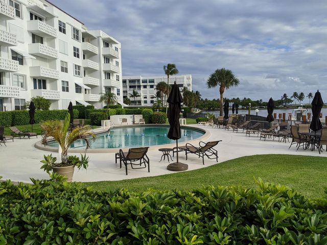 2840 S Ocean Boulevard 6110, Palm Beach, FL 33480