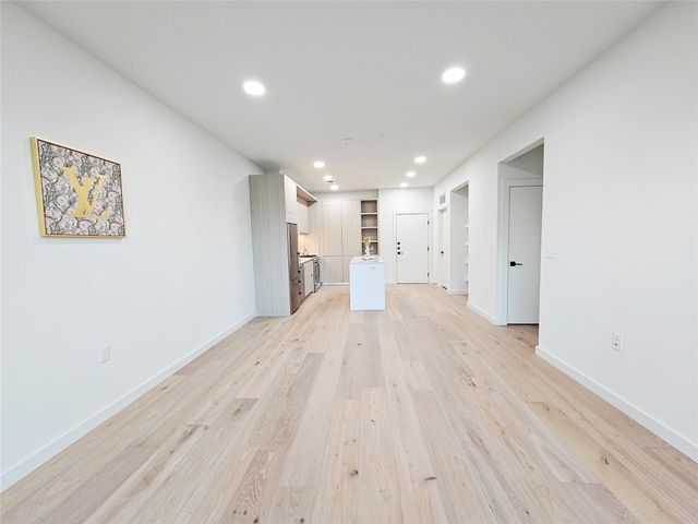 2209 S 1st ST 323, Austin, TX 78704