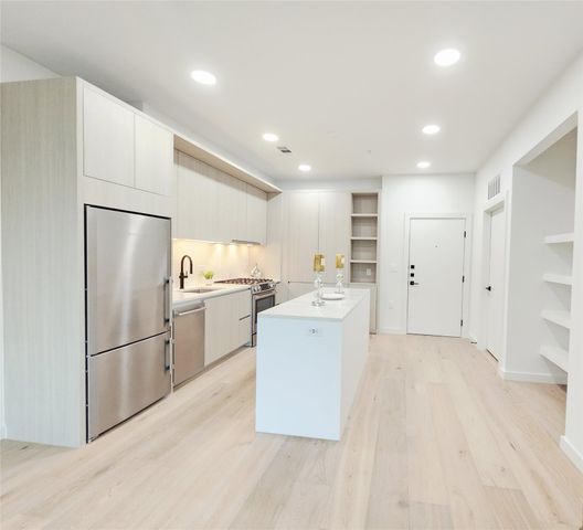 2209 S 1st ST 323, Austin, TX 78704