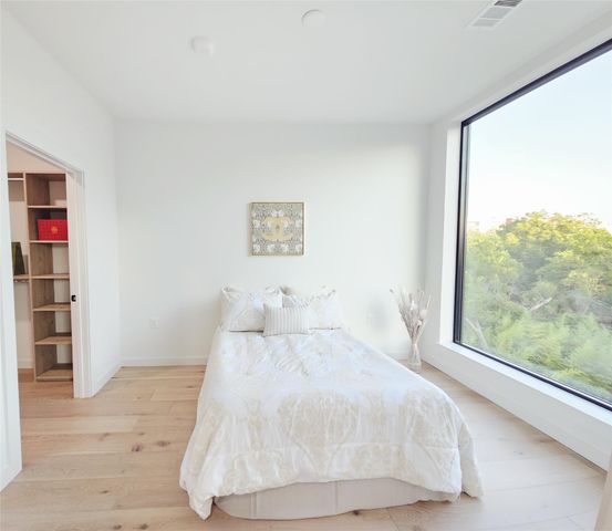 2209 S 1st ST 323, Austin, TX 78704