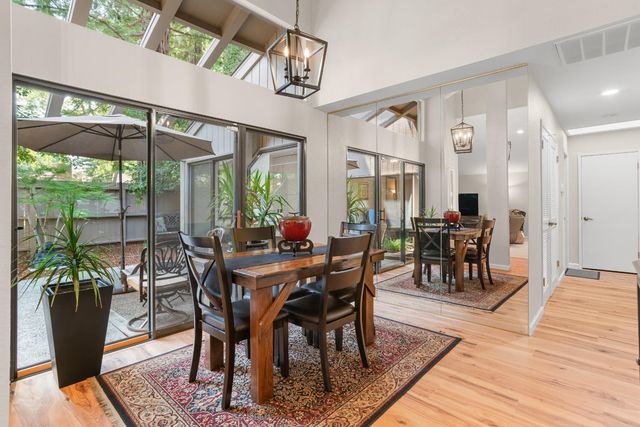 411 Dunbarton Cir, Sacramento, CA 95825