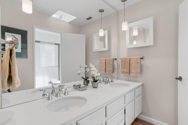 411 Dunbarton Cir, Sacramento, CA 95825