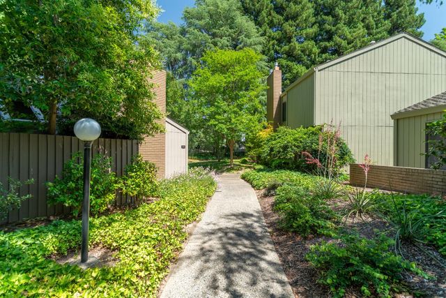 411 Dunbarton Cir, Sacramento, CA 95825