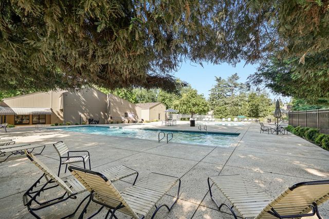 411 Dunbarton Cir, Sacramento, CA 95825