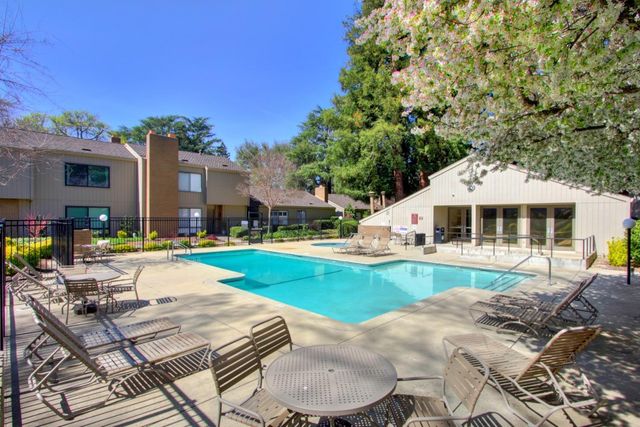 411 Dunbarton Cir, Sacramento, CA 95825