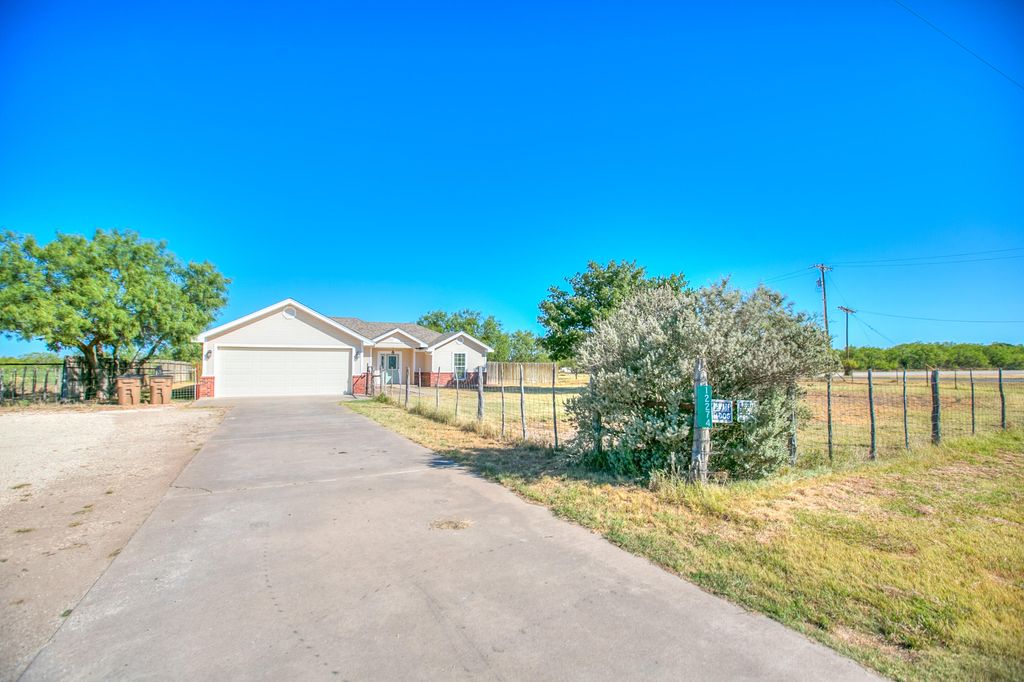 Image 1 of property listing at 12274 Twin Lakes Lane, San Angelo, TX 76904