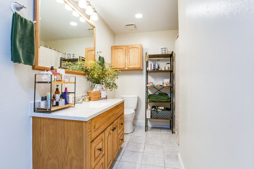 Image 17 of property listing at 12274 Twin Lakes Lane, San Angelo, TX 76904