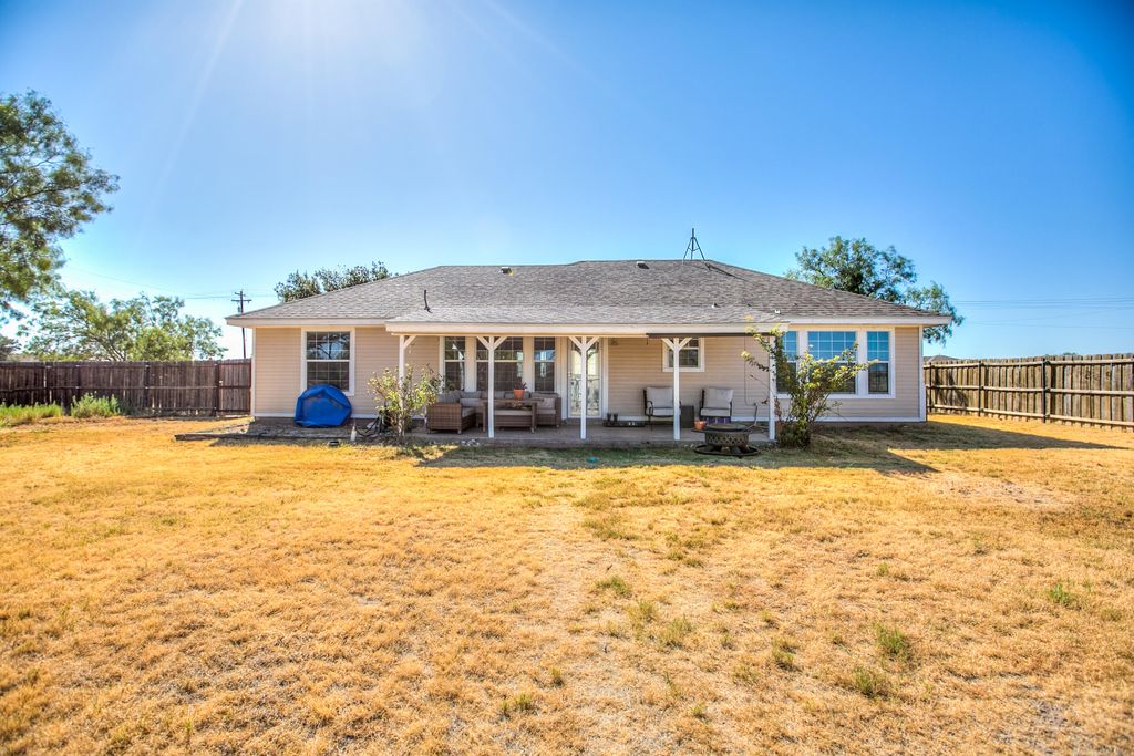 Image 24 of property listing at 12274 Twin Lakes Lane, San Angelo, TX 76904