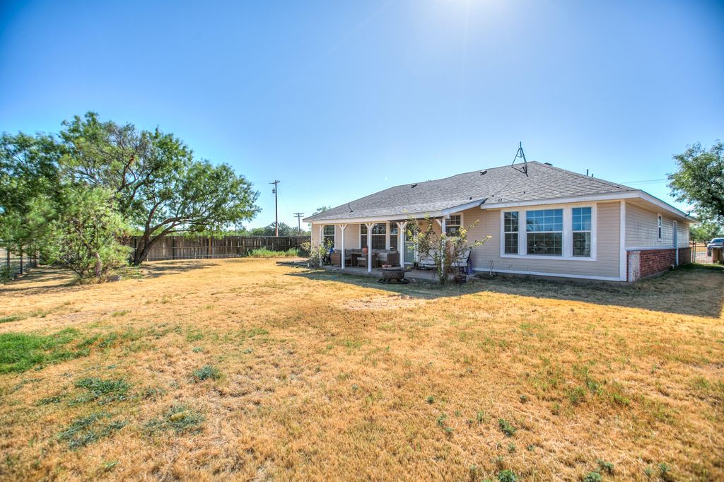 Image 25 of property listing at 12274 Twin Lakes Lane, San Angelo, TX 76904