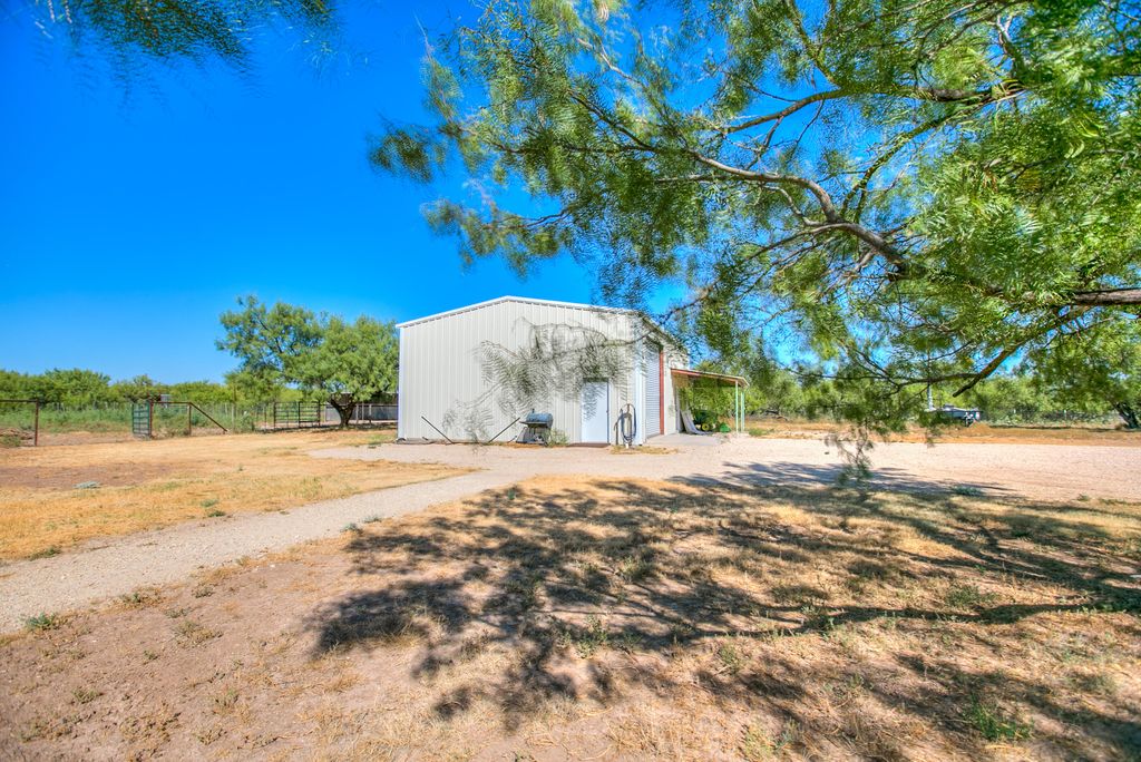 Image 26 of property listing at 12274 Twin Lakes Lane, San Angelo, TX 76904