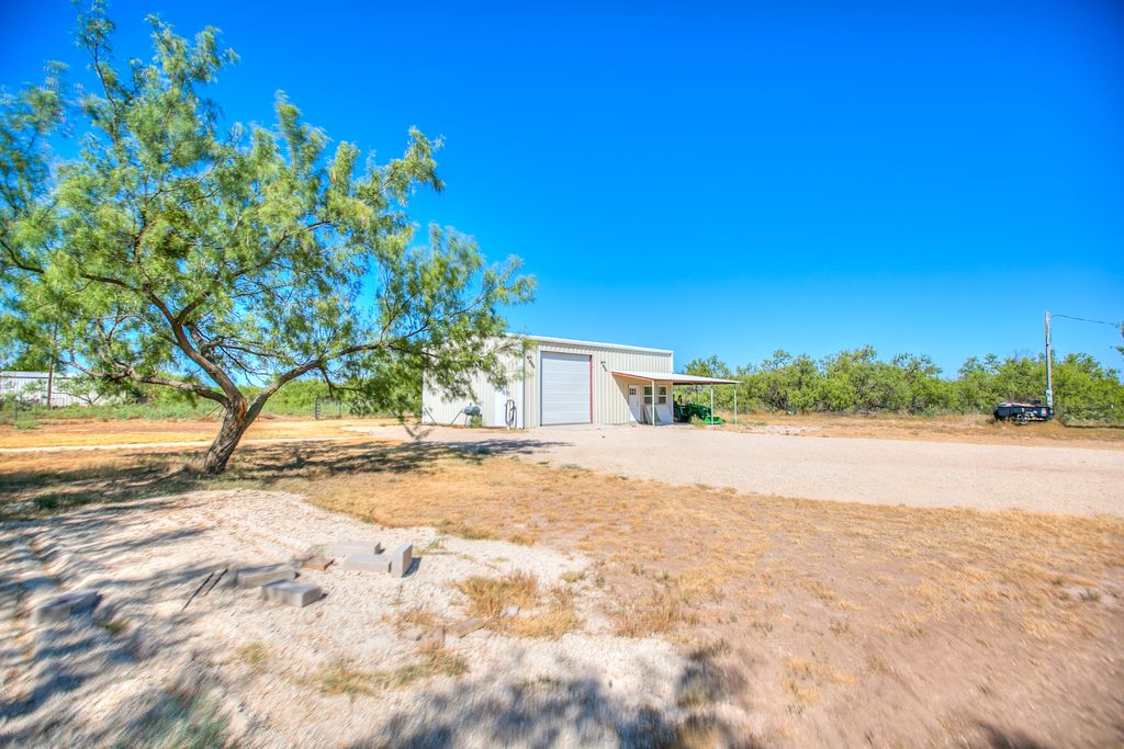 Image 27 of property listing at 12274 Twin Lakes Lane, San Angelo, TX 76904