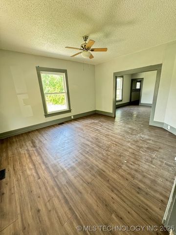 208 B Street SW, Ardmore, OK 73401