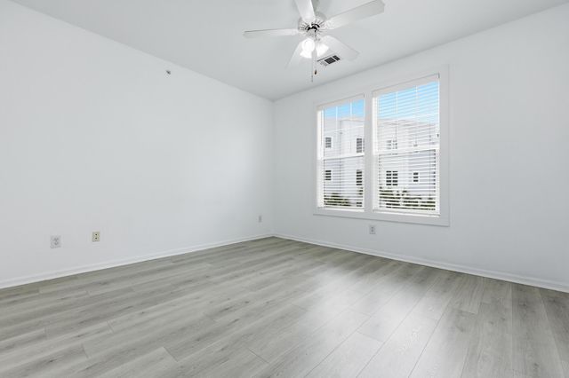 130 River Landing Drive 10302, Charleston, SC 29492