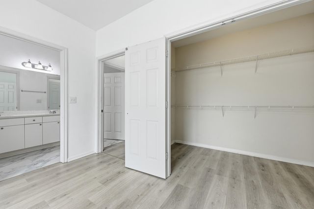 130 River Landing Drive 10302, Charleston, SC 29492
