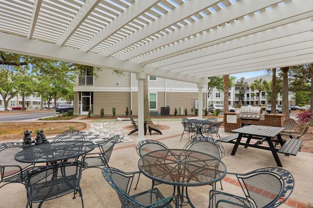 130 River Landing Drive 10302, Charleston, SC 29492