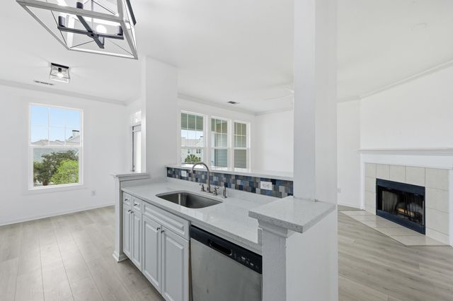 130 River Landing Drive 10302, Charleston, SC 29492