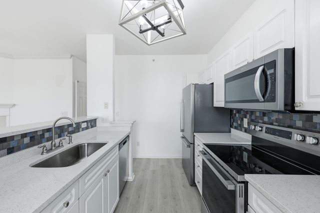 130 River Landing Drive 10302, Charleston, SC 29492