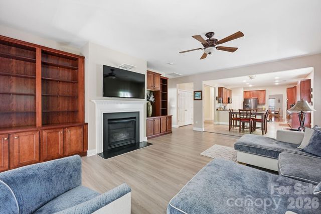 4405 Squirrel Trail Lane, Charlotte, NC 28269