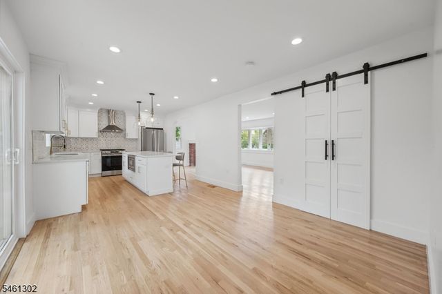 34 Howard St, Verona Twp., NJ 07044