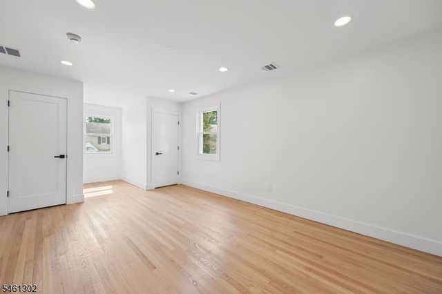 34 Howard St, Verona Twp., NJ 07044