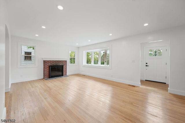 34 Howard St, Verona Twp., NJ 07044