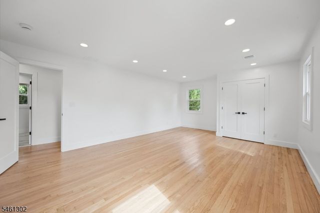34 Howard St, Verona Twp., NJ 07044