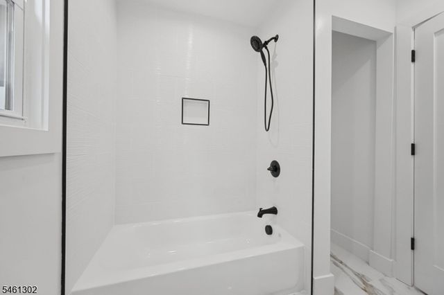 34 Howard St, Verona Twp., NJ 07044