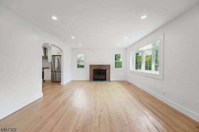 34 Howard St, Verona Twp., NJ 07044