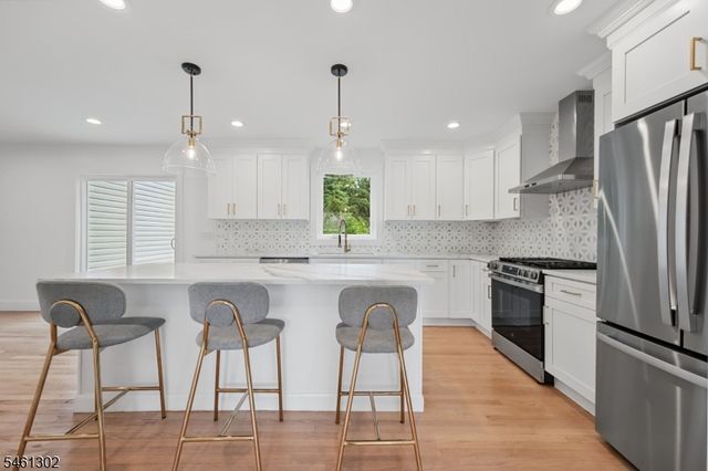 34 Howard St, Verona Twp., NJ 07044