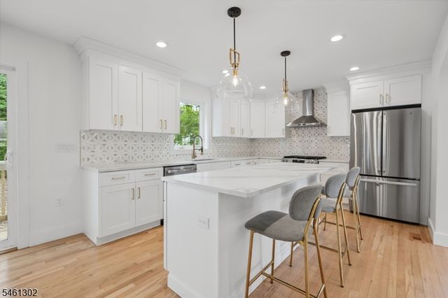 34 Howard St, Verona Twp., NJ 07044
