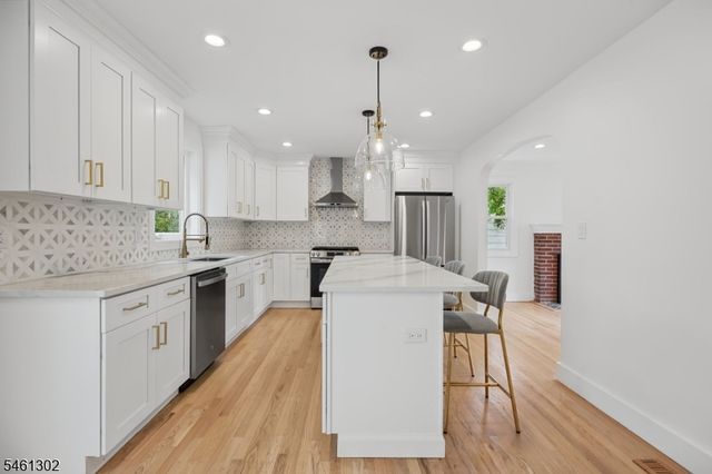 34 Howard St, Verona Twp., NJ 07044