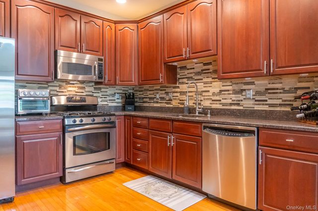 781 Huntington Drive, Fishkill, NY 12524