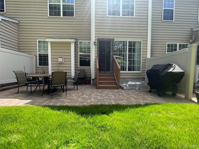 781 Huntington Drive, Fishkill, NY 12524
