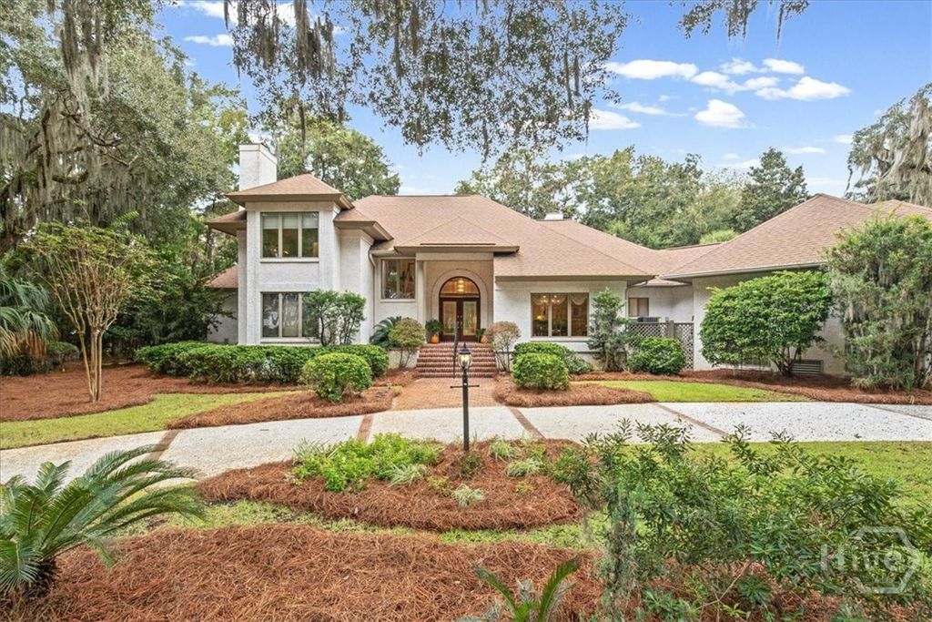 Image 1 of property listing at 2 Windwalk Lane, Savannah, GA 31411