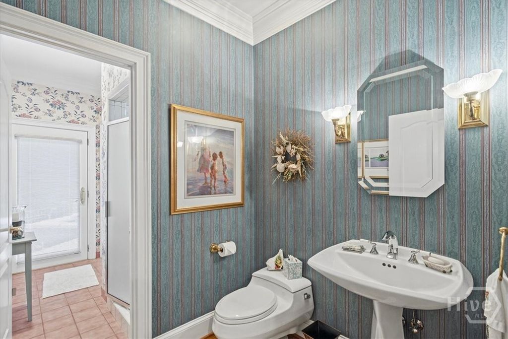 Image 14 of property listing at 2 Windwalk Lane, Savannah, GA 31411