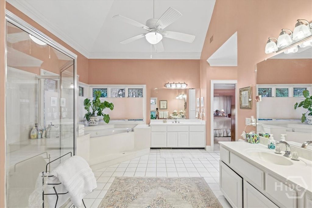 Image 19 of property listing at 2 Windwalk Lane, Savannah, GA 31411