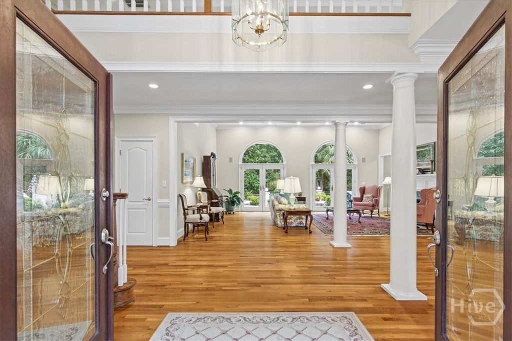 Image 3 of property listing at 2 Windwalk Lane, Savannah, GA 31411