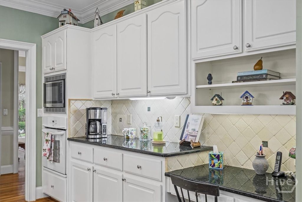 Image 32 of property listing at 2 Windwalk Lane, Savannah, GA 31411