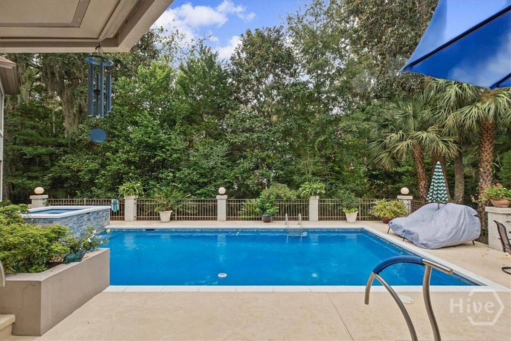 Image 39 of property listing at 2 Windwalk Lane, Savannah, GA 31411